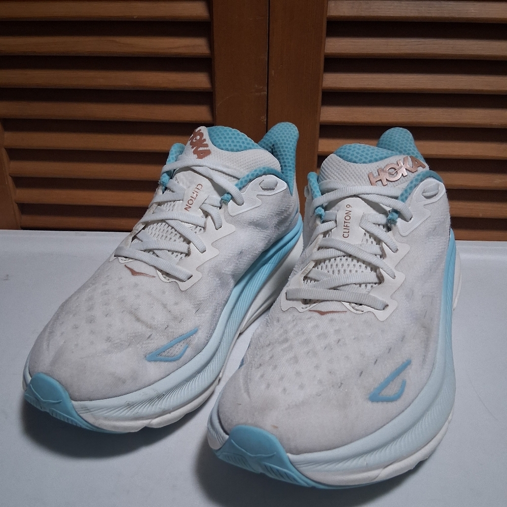Hoka Clifton 9 Women's Running Shoe * Size: 10B - Picture 3 of 8